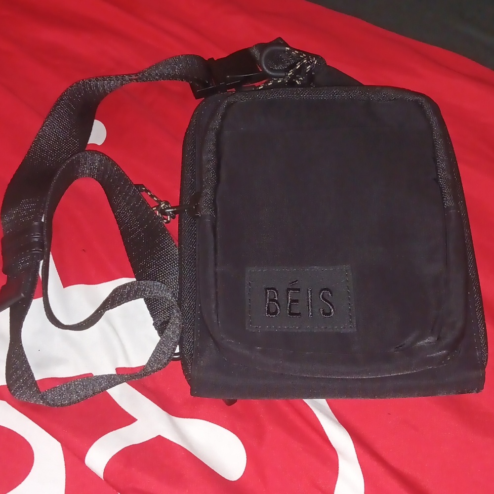 Beis Sport Sling crossbody